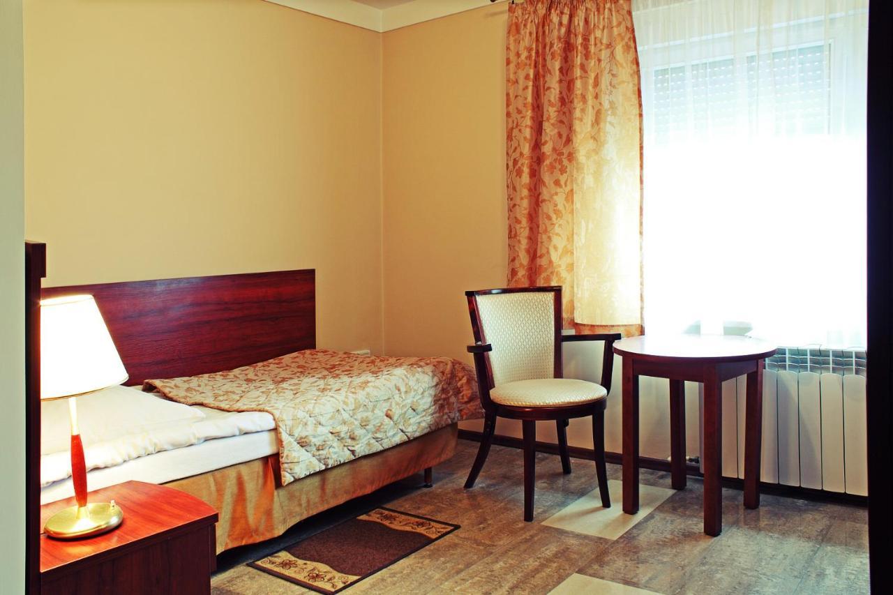 Motel Duet Granowo Exteriör bild