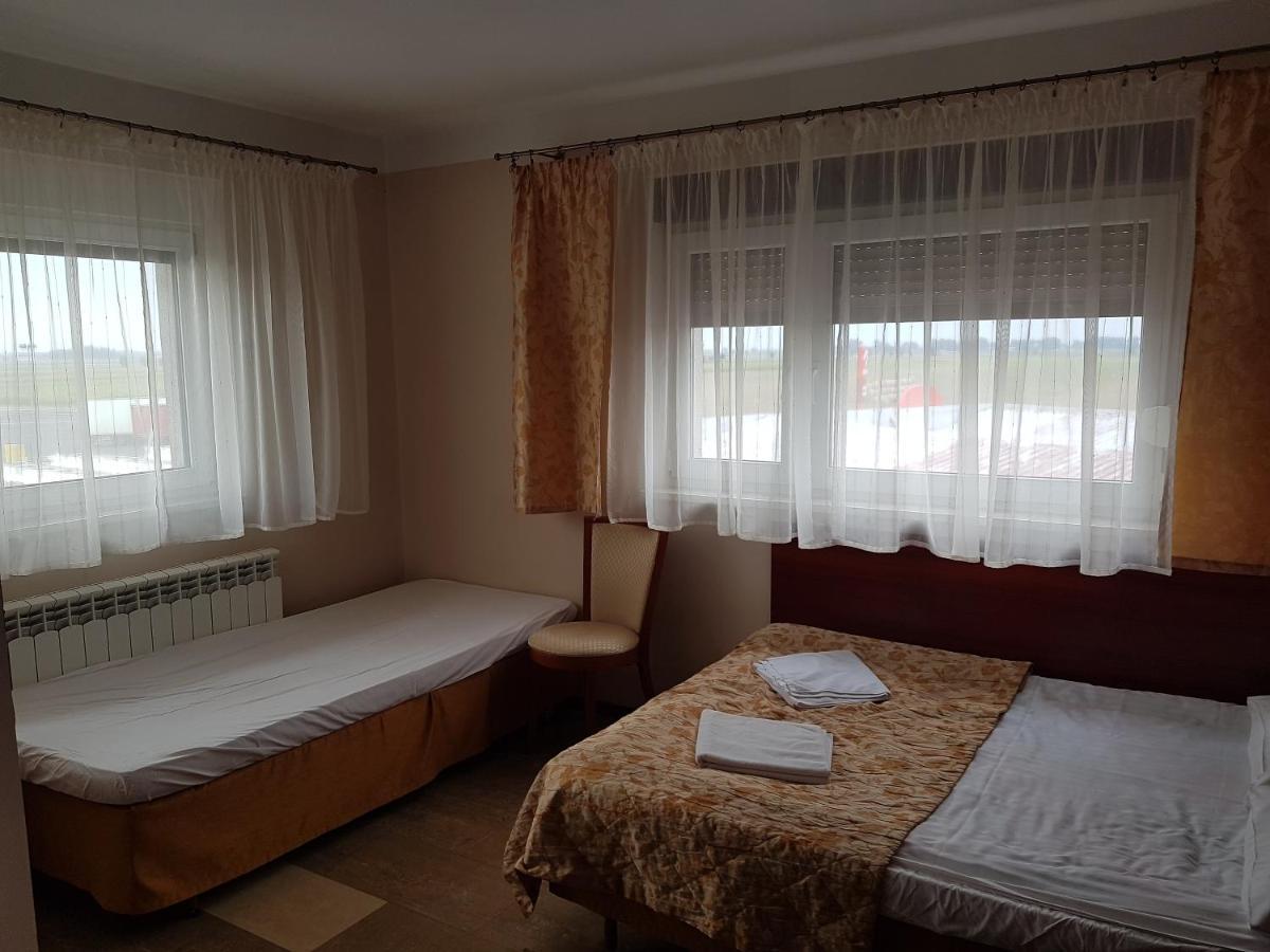 Motel Duet Granowo Exteriör bild